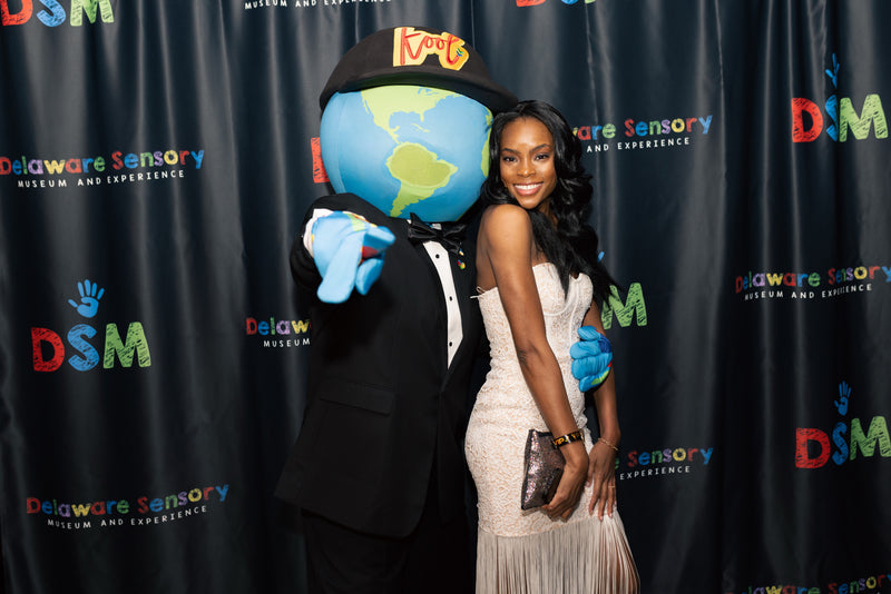 kooli with date at  delaware sensory gala black carpet