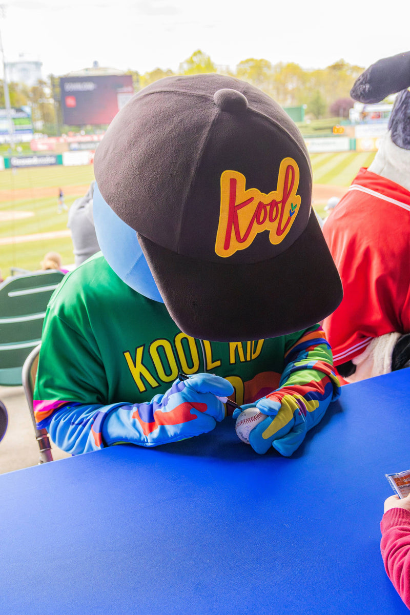 kooli signs autographs at busters birthday