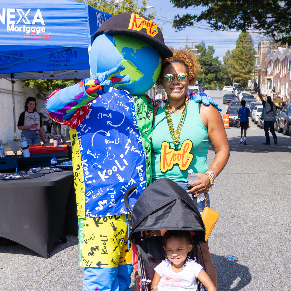 kooli stops to take a pic at hispanic day parade