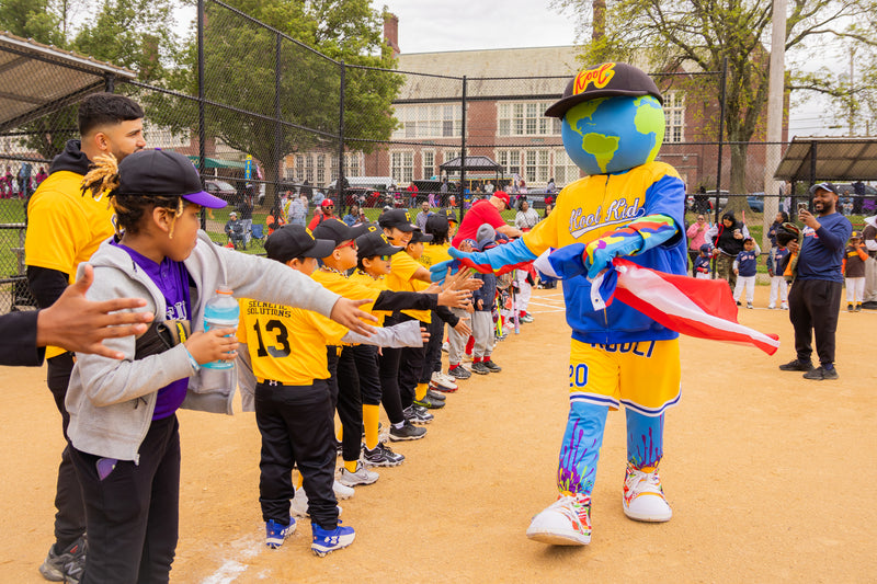 kooli hive fiving little league teams