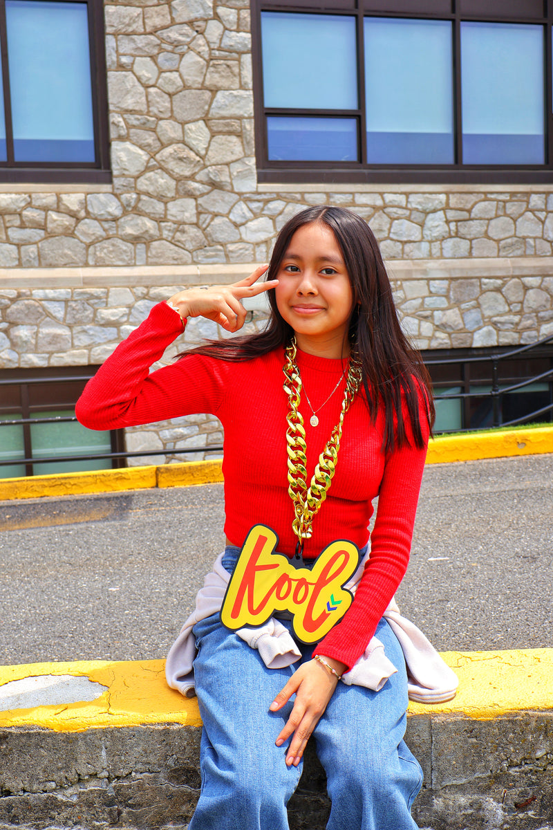 latin teen waers kool chain