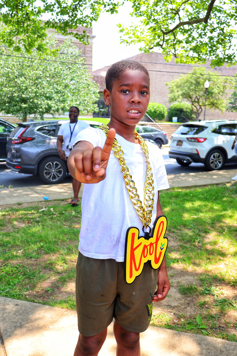 kid shows he is number 1 in kool chain